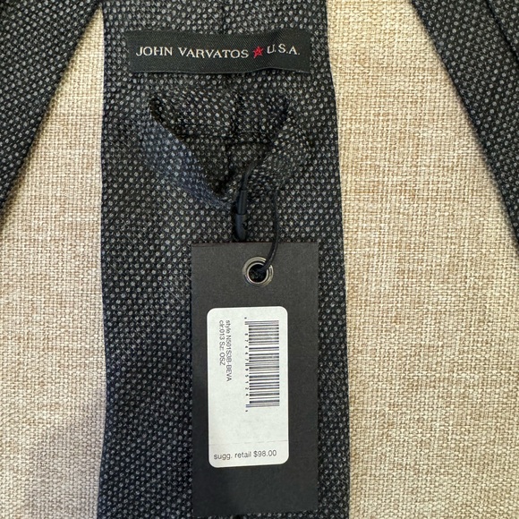 NWT John Varvatos silk tie, charcoal with light gray dots - Picture 5 of 6
